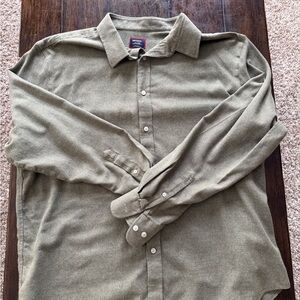 Untuckit Men's Green Shirt